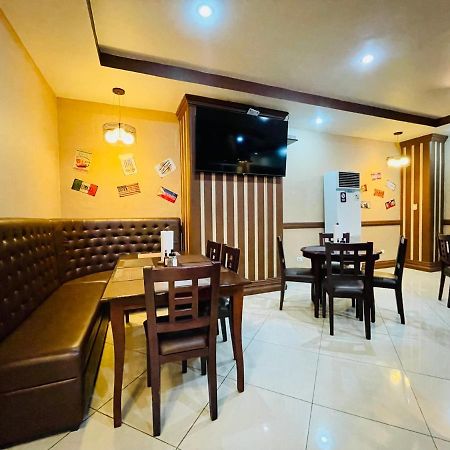 Drake Hotel Angeles City Екстер'єр фото